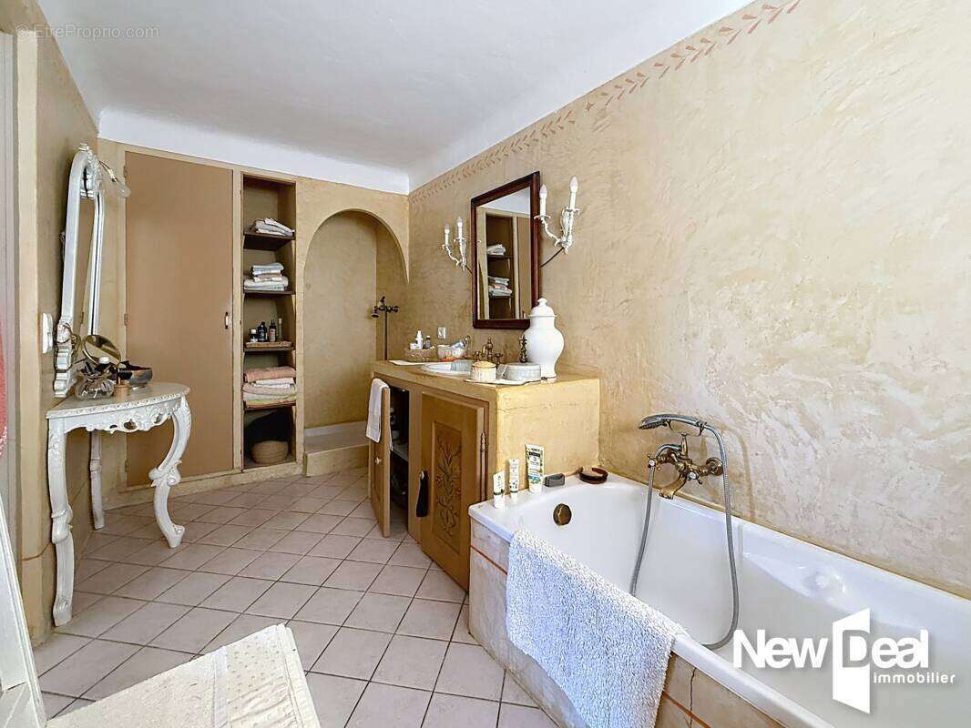 Maison à TOURRETTES