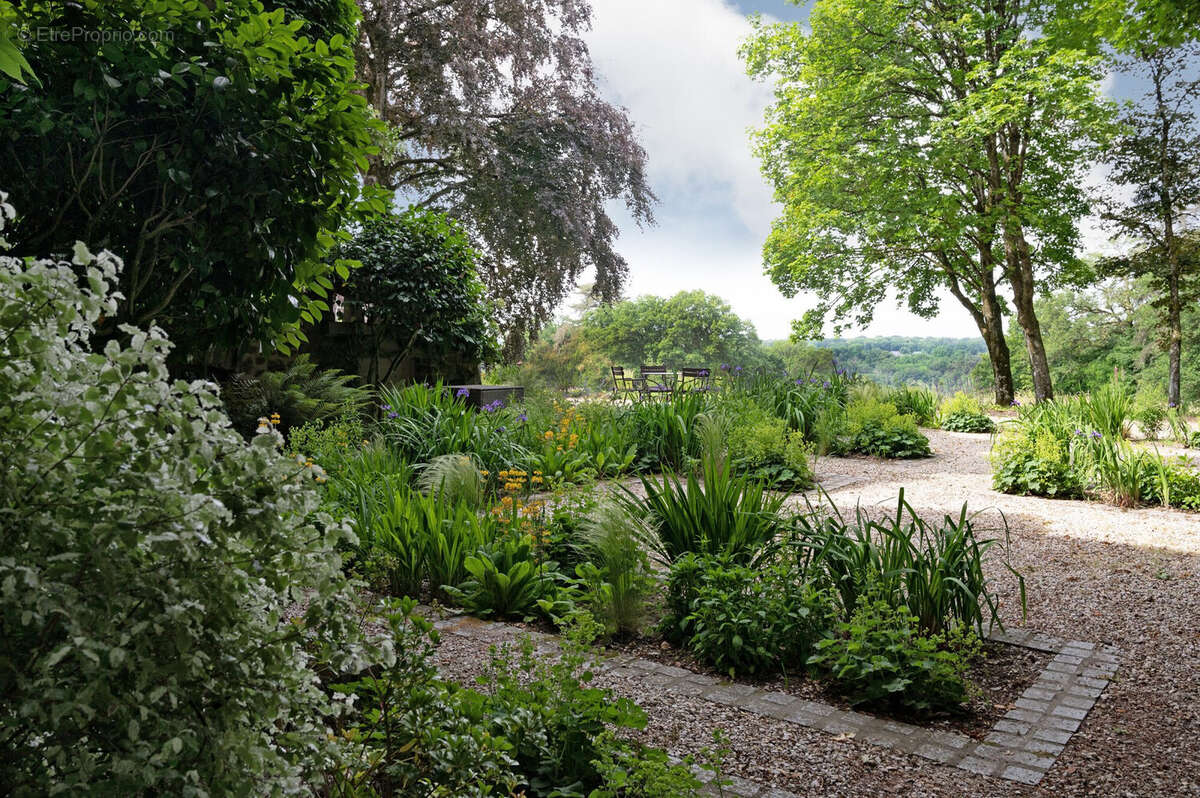 Autre à MAYENNE