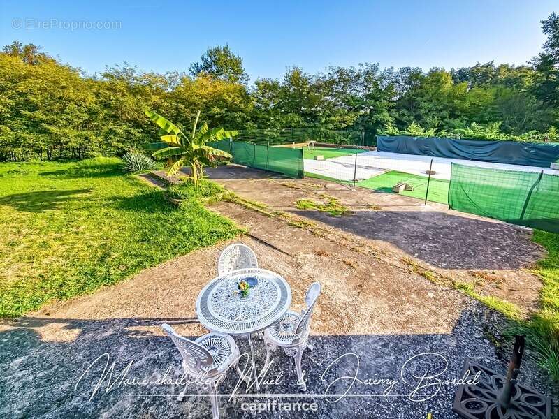 Maison à PONT-DE-VAUX