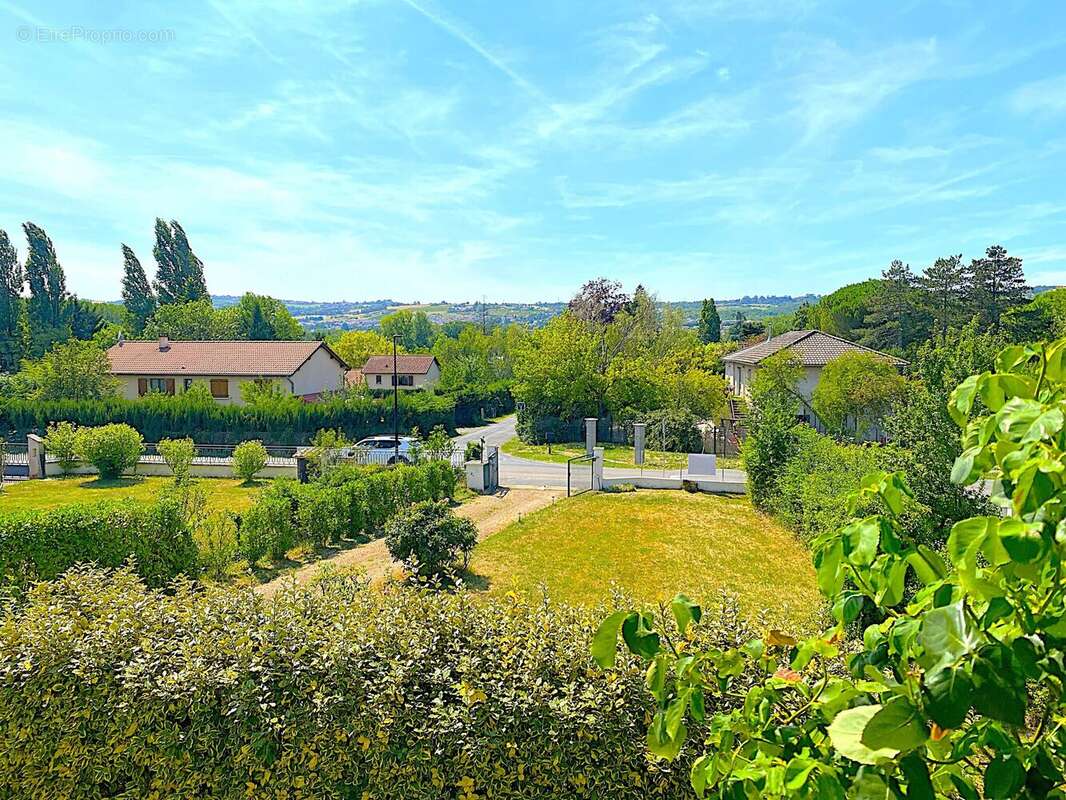 Maison 6 pièces 163 m² à vendre à Saint-Bernard (01600) - photo 2