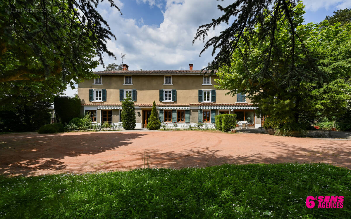 Maison à CHARBONNIERES-LES-BAINS