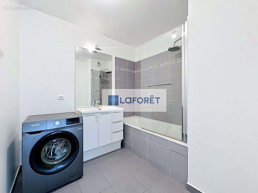 Appartement à SARTROUVILLE