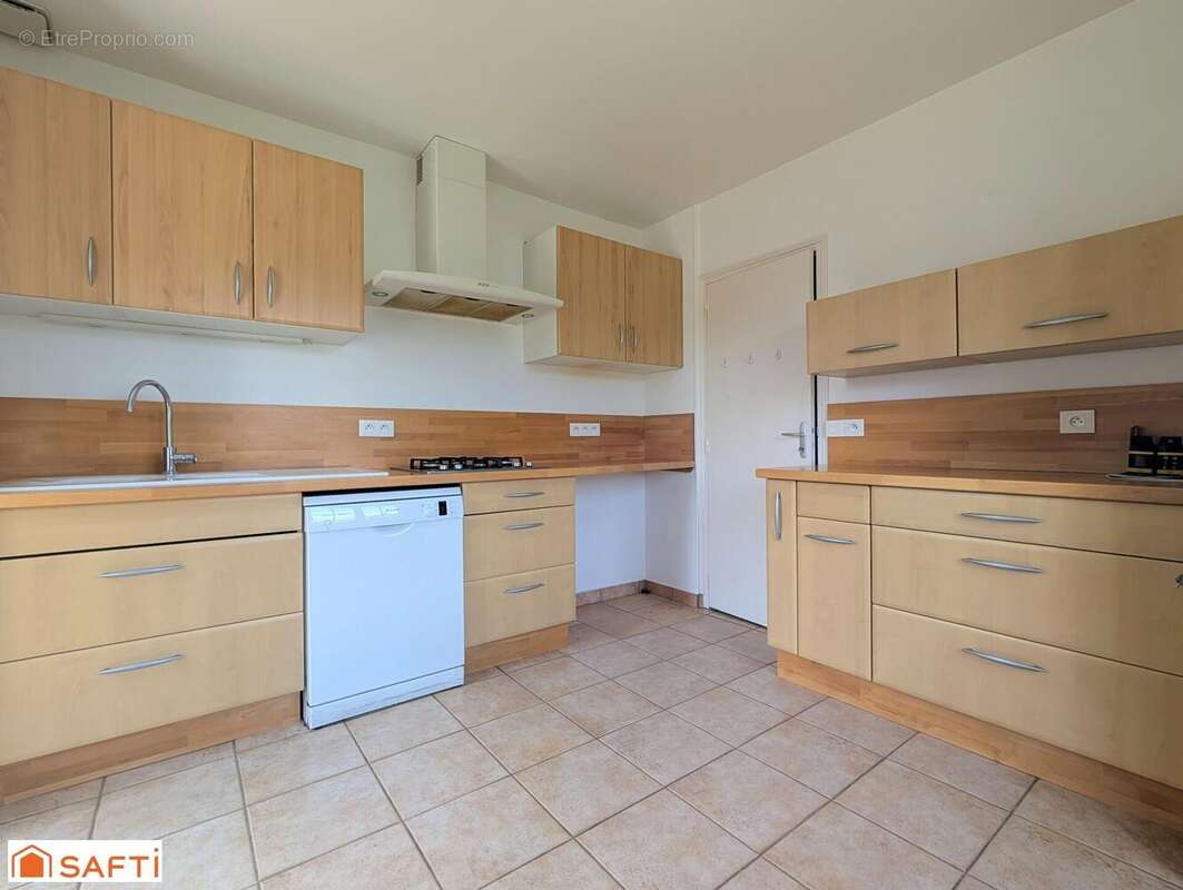 Maison 156 m² à La Chapelle-Montligeon  - photo 6