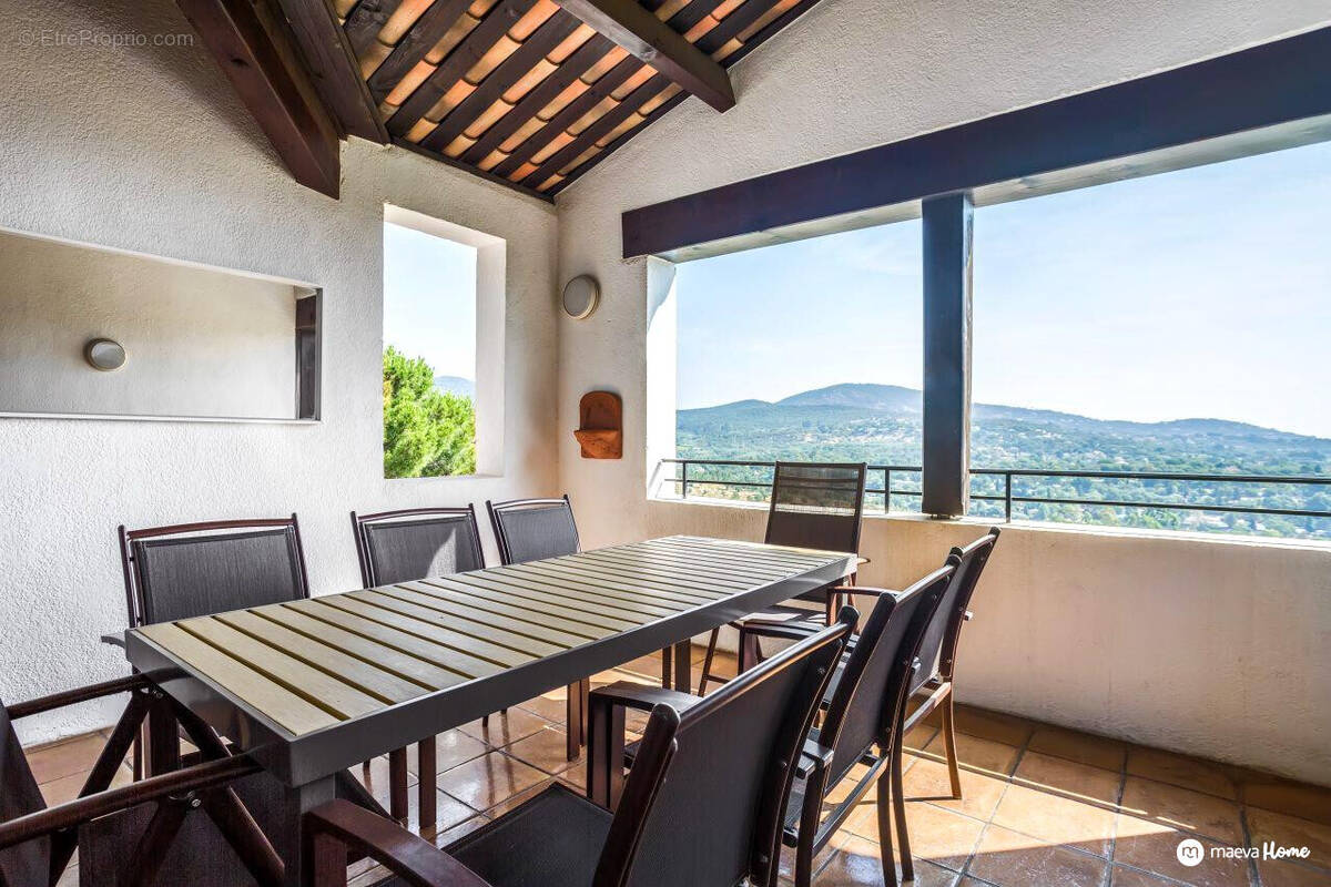 Appartement à GRIMAUD