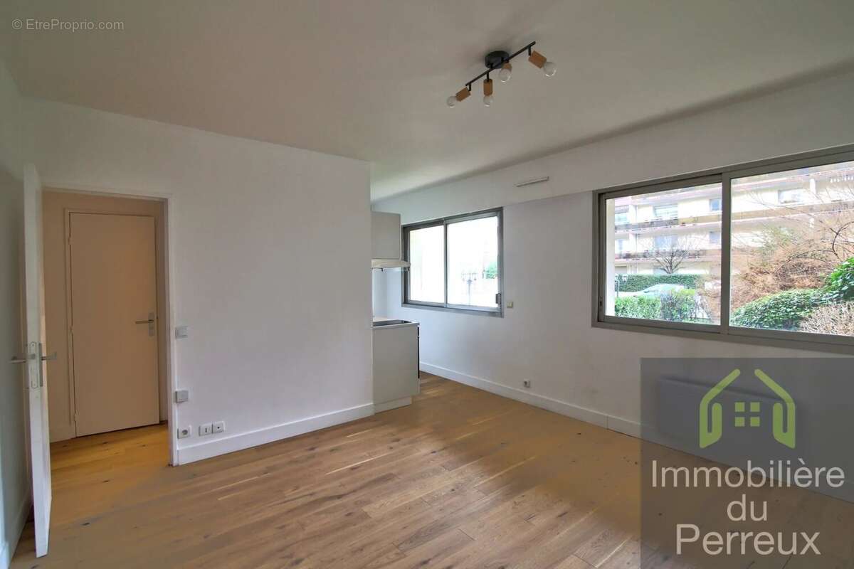 Appartement à LE PERREUX-SUR-MARNE