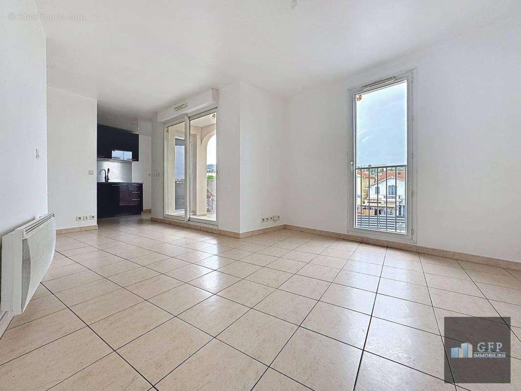 Appartement à HYERES