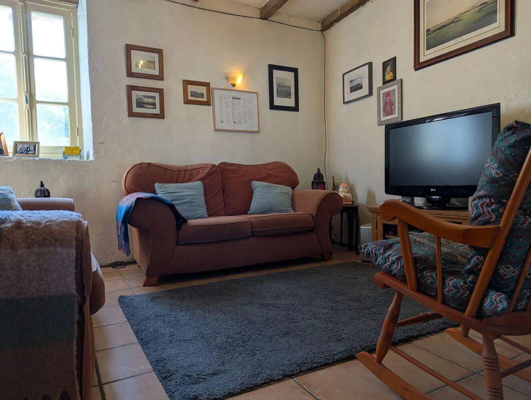 Charmante propriété familiale avec piscine dans la Vienne - photo 9