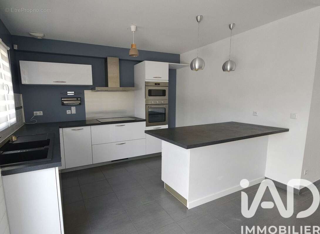 Photo 4 - Maison à BRIERES-LES-SCELLES