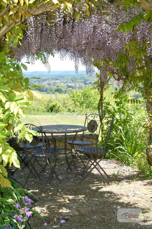 Maison à SAINT-EMILION