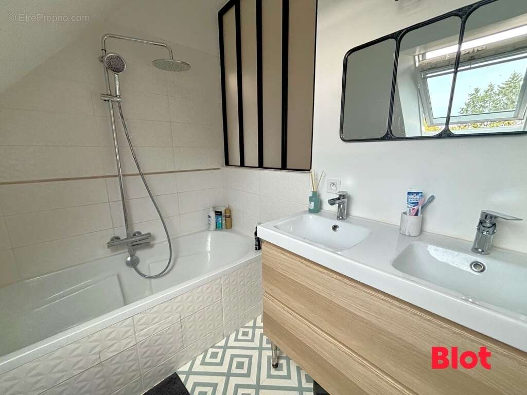 Maison à CHARTRES-DE-BRETAGNE