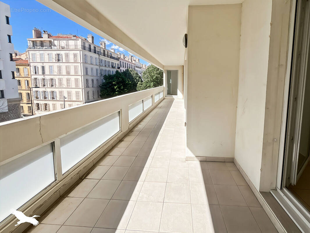 Appartement à MARSEILLE-2E