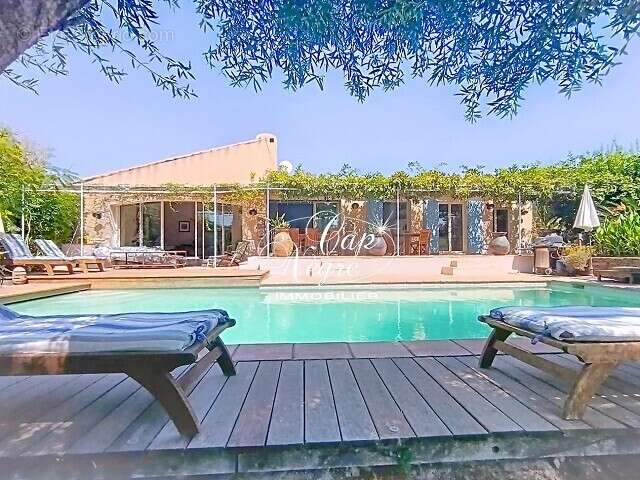 Villa de charme avec garage à vendre dans les hauteurs de grimaud - golfe de saint tropez - photo 5