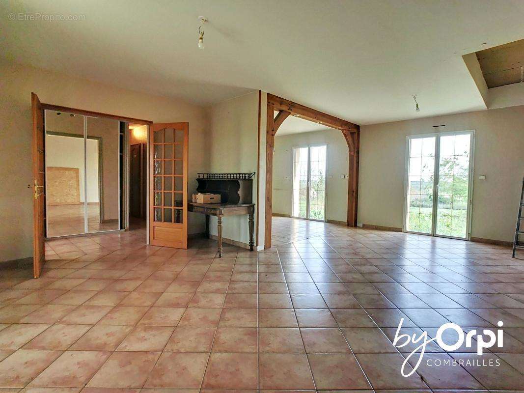 Maison à NERIS-LES-BAINS