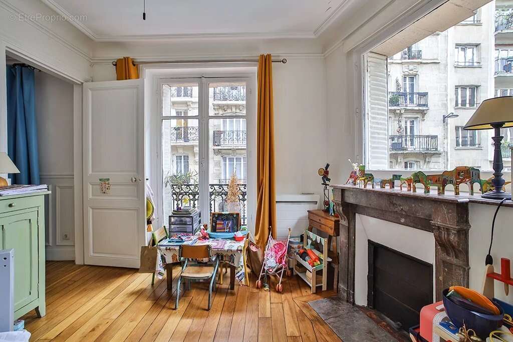 Appartement à PARIS-18E