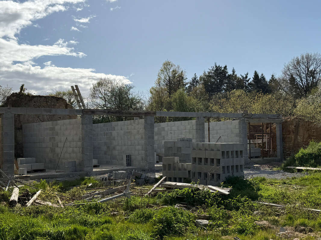 Maison à LE MAGNY
