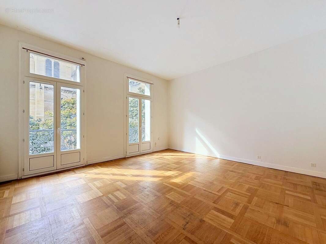 BERGERAC CENTRE – IMMEUBLE DE RAPPORT avec 3 superbes Appartements de Standing - photo 8
