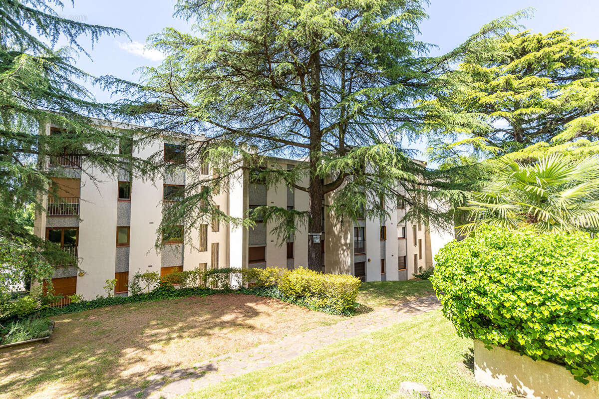 Appartement à BURES-SUR-YVETTE