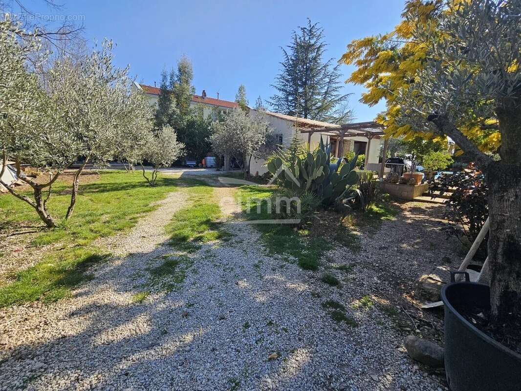 Maison à CHATEAU-ARNOUX-SAINT-AUBAN