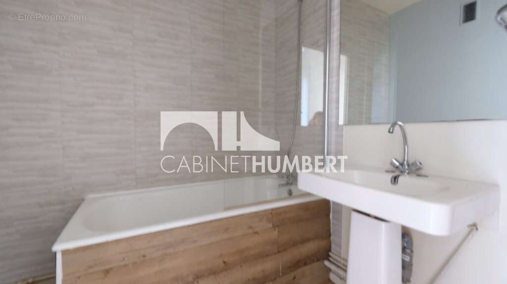 Appartement 73 m² à Saint-Etienne  - photo 3