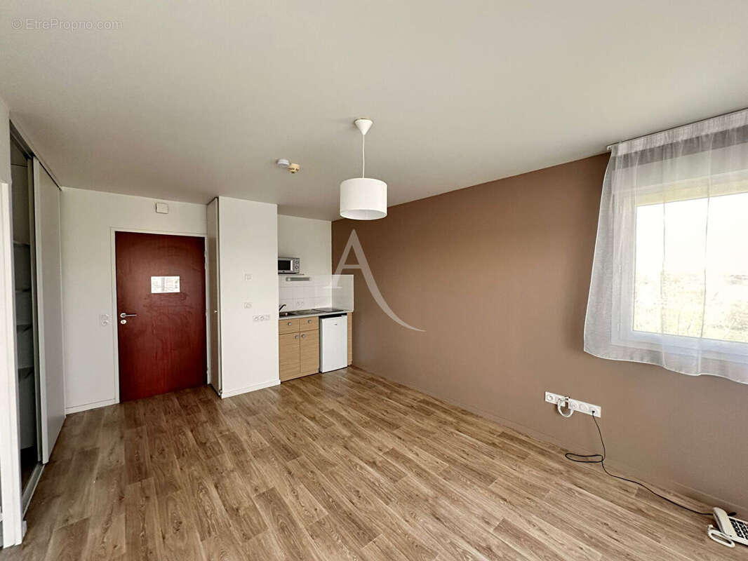 Appartement à AVRILLE