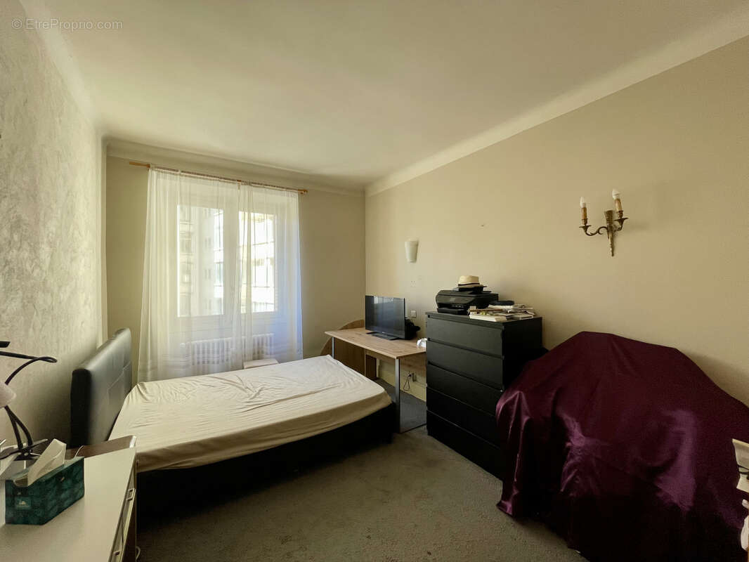 Appartement T3 de 85 m2 en plein cœur de Chambéry avec ascenseur - photo 9