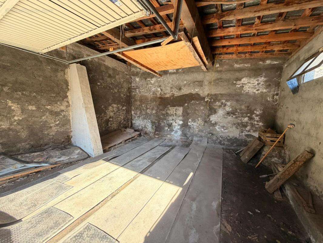 Maison à LES CHAPELLES