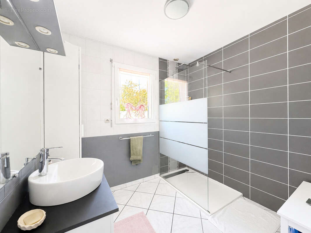Maison 7 Pièces - 180m2 - photo 9