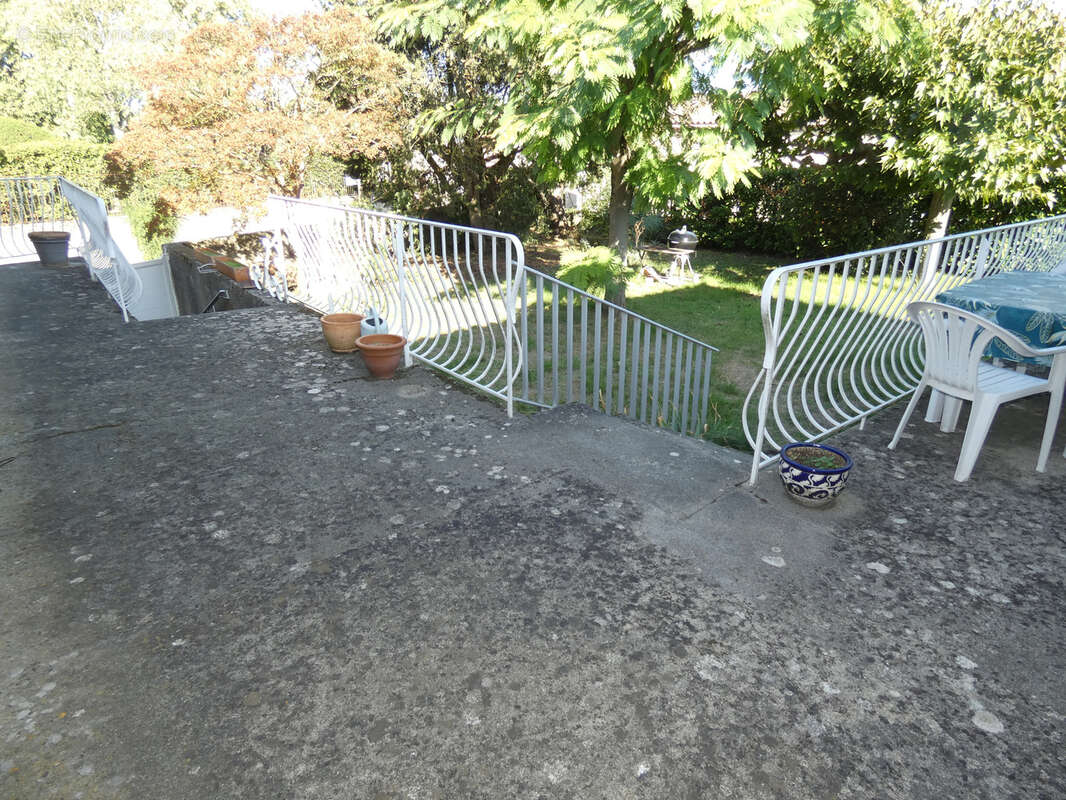 Maison à CAUX-ET-SAUZENS