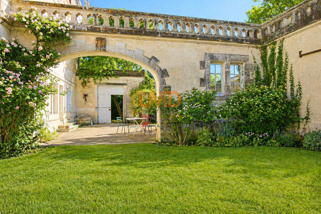 Maison à SALIGNAC-SUR-CHARENTE