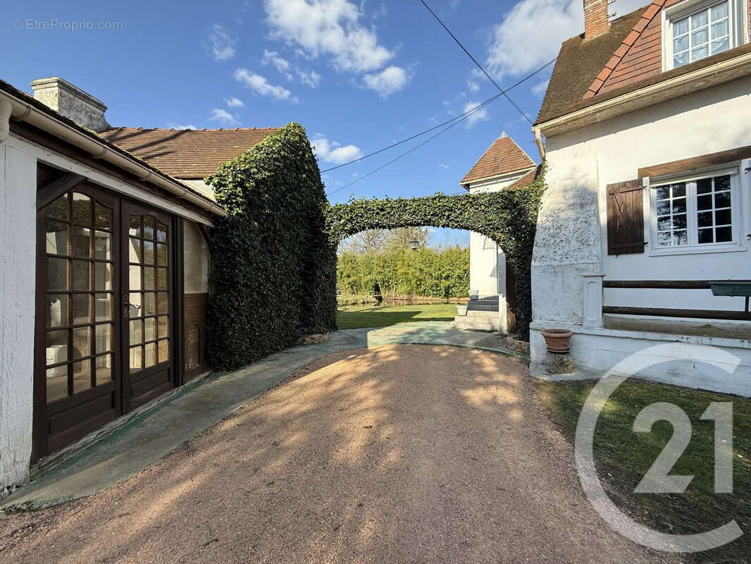 Maison à VILLENEUVE-SUR-ALLIER