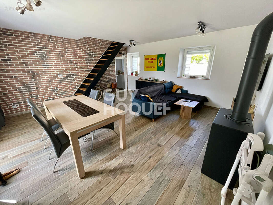 Maison à SAINT-GUINOUX