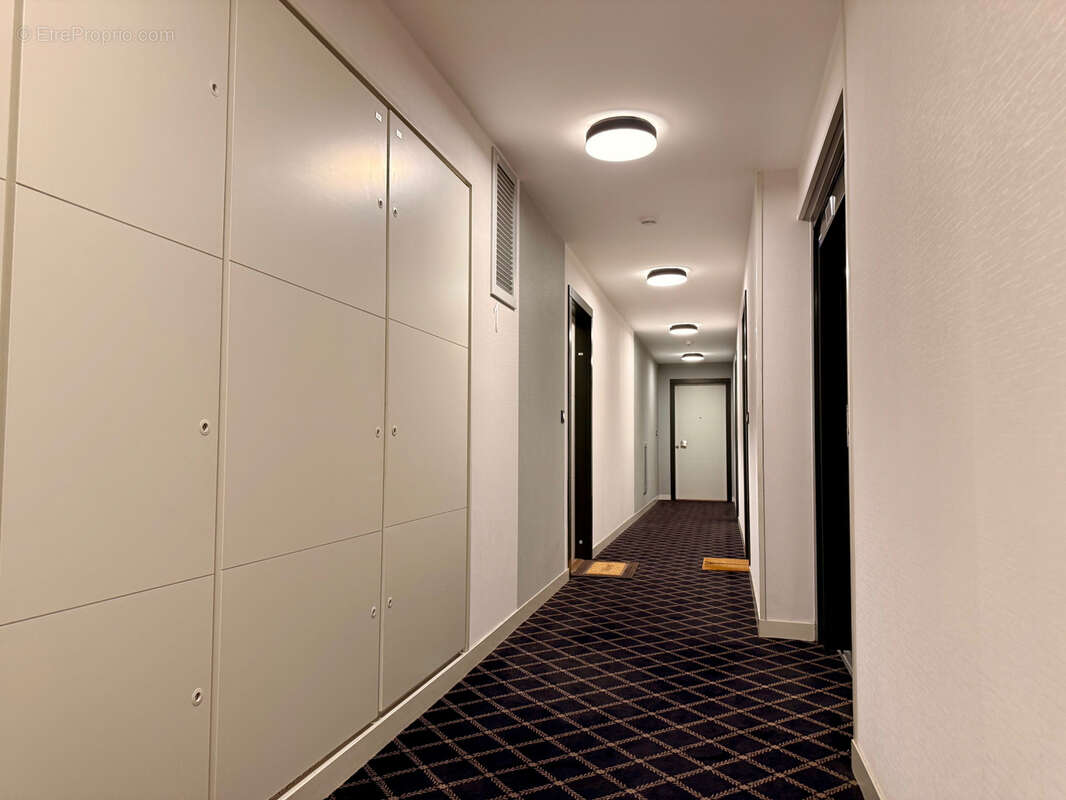 Superbe appartement 4 pièces récent avec un balcon sur parc , futur métro l16 - photo 10