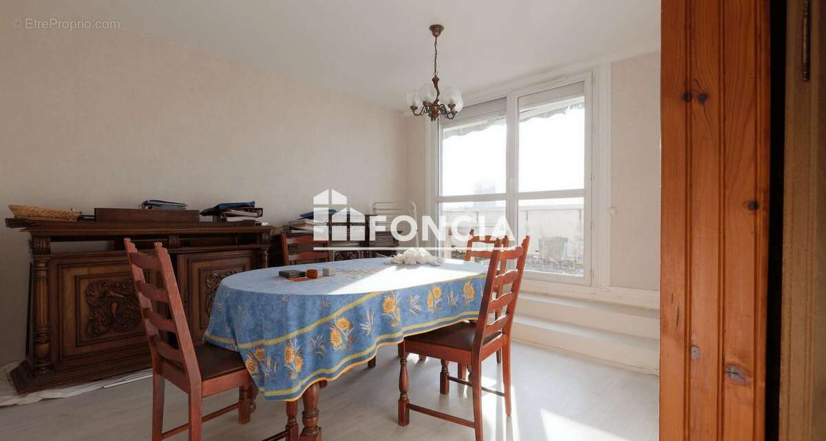 Appartement à DAMMARIE-LES-LYS