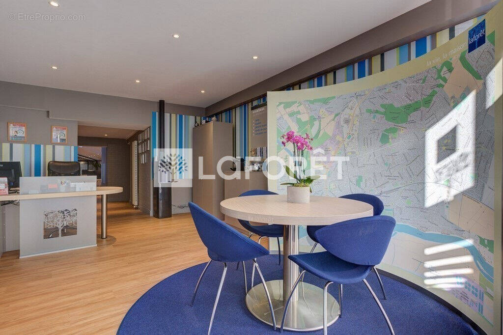 Commerce à CONFLANS-SAINTE-HONORINE