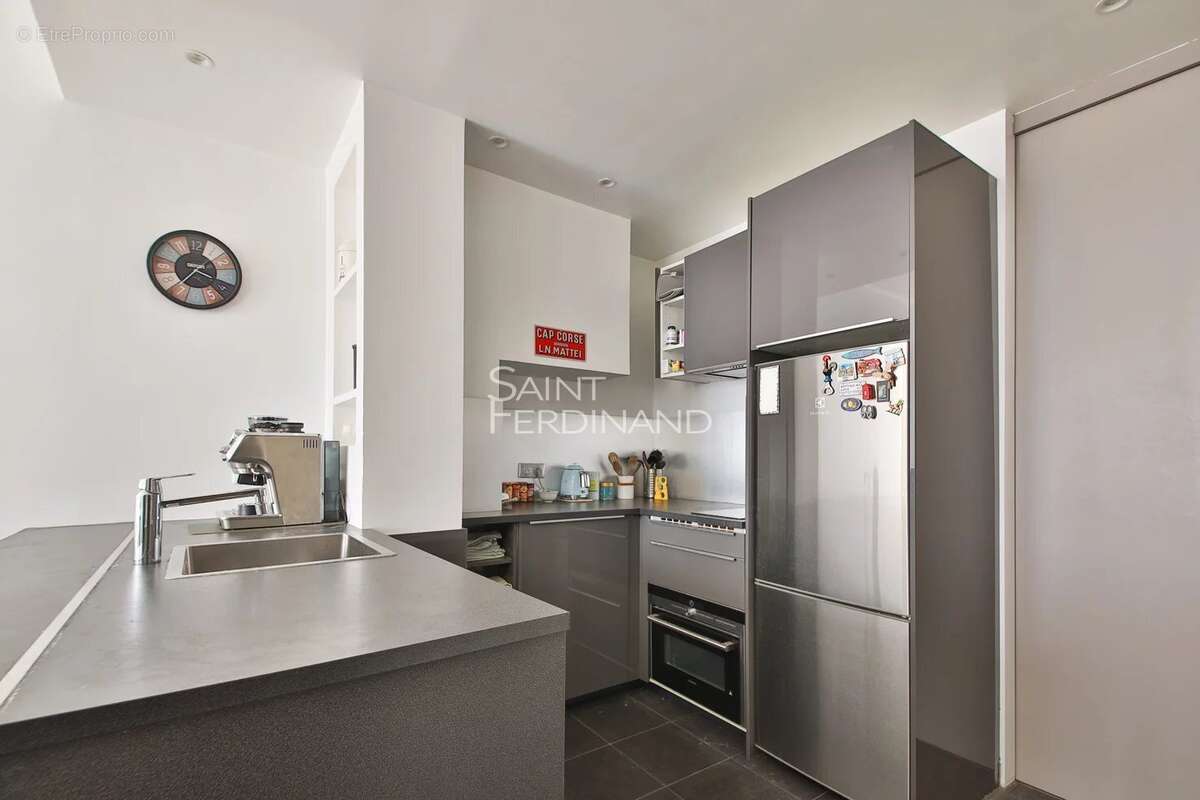 Appartement à PARIS-17E