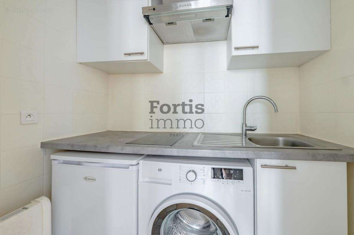 Appartement à PARIS-1E