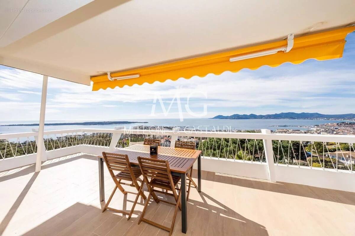 Appartement à CANNES