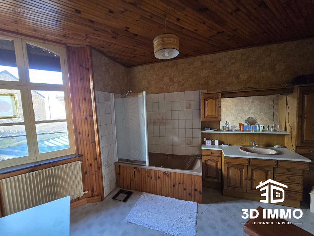 Maison à AVESNES-SUR-HELPE