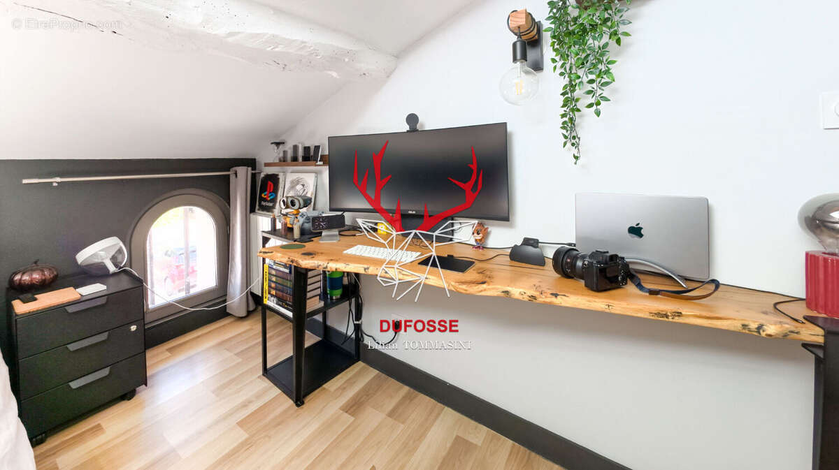 Appartement à LA TOUR-DE-SALVAGNY