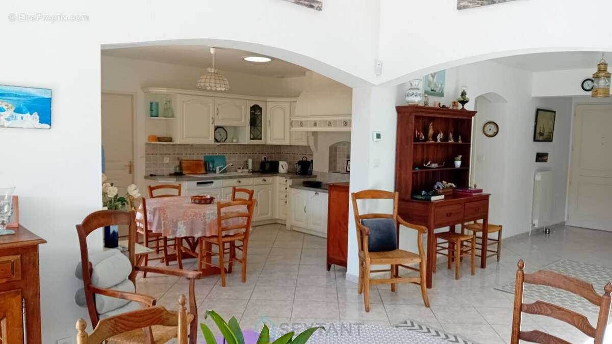 Maison à SAINT-SULPICE-DE-ROYAN