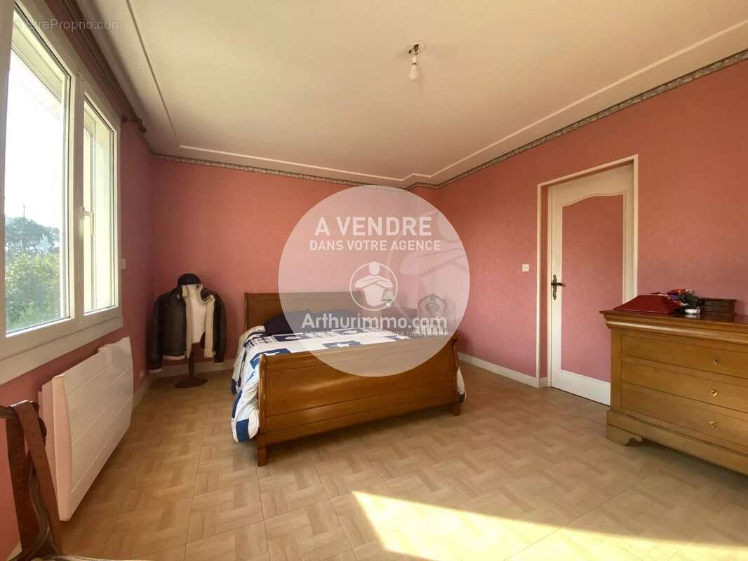 Maison de 120 m2, 5 garages sur terrain clos de plus de 1000 m² - photo 10