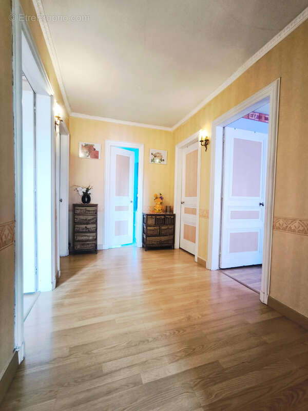 Maison à SAIRES-LA-VERRERIE