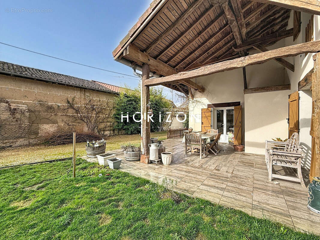 Maison à CRECHES-SUR-SAONE