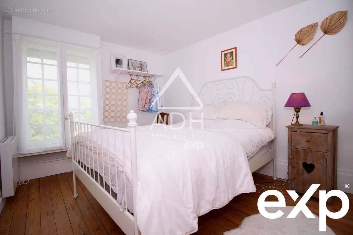 Appartement à NEAUPHLE-LE-CHATEAU