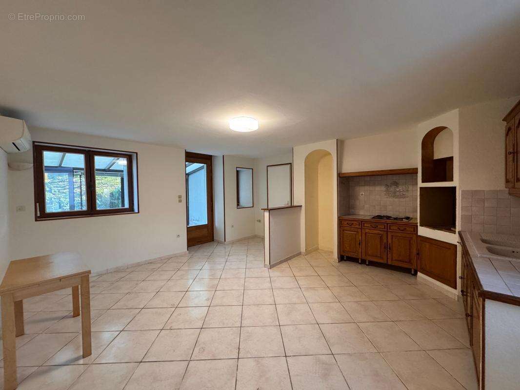 Maison à SAINT-ROMAIN-DE-JALIONAS