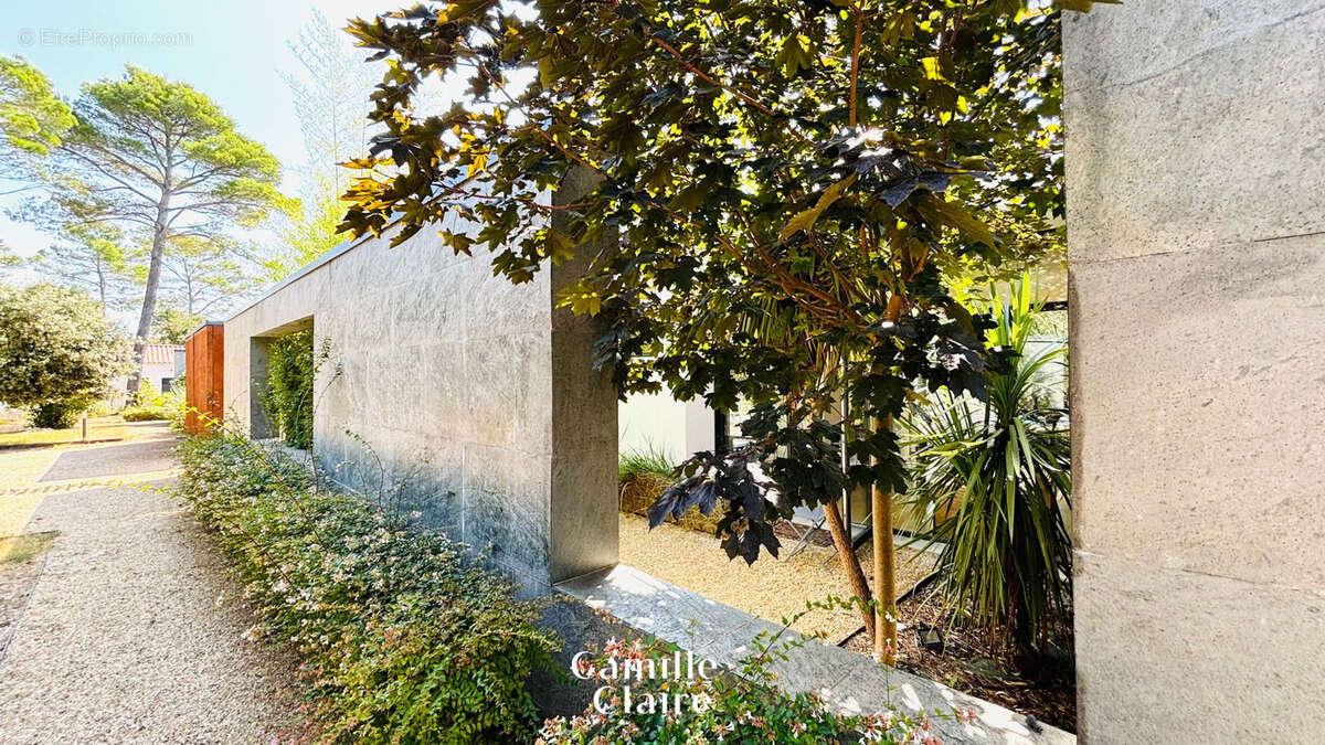 Maison à SAINT-MARC-JAUMEGARDE