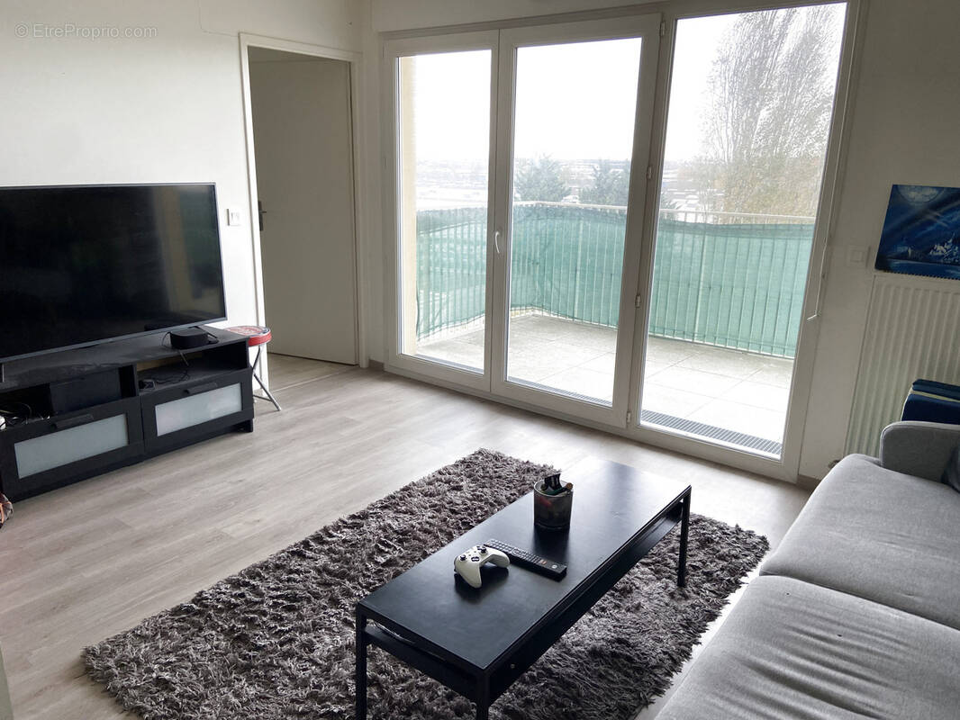 Appartement à LOUVRES