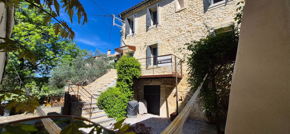 Maison à VAILHAUQUES