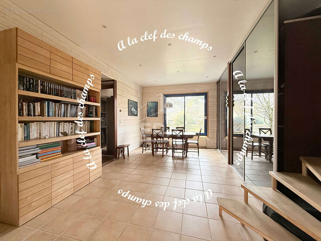 Maison à BURES-SUR-YVETTE