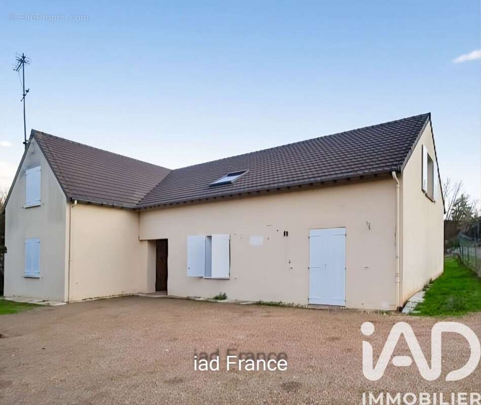 Appartement 238 m² à Maurepas  - photo 2
